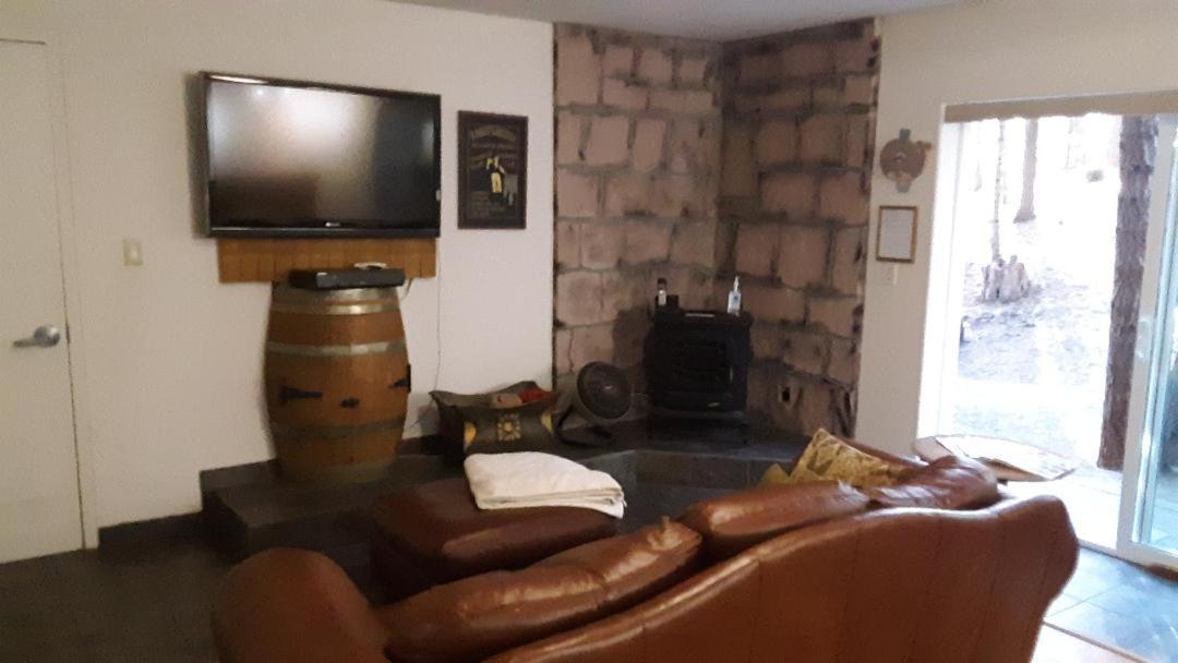 Winterfell Inn - No Xtra Fees, Dogs Ok, King & Queen Suites Arnold Bagian luar foto